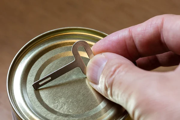 Gammaldags Burk Öppnare Nyckel Närbild — Stockfoto