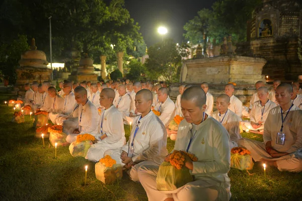 Gaya Bihar Índia Outubro 2019 Grupo Praticantes Meditação Sentados Meditar — Fotografia de Stock
