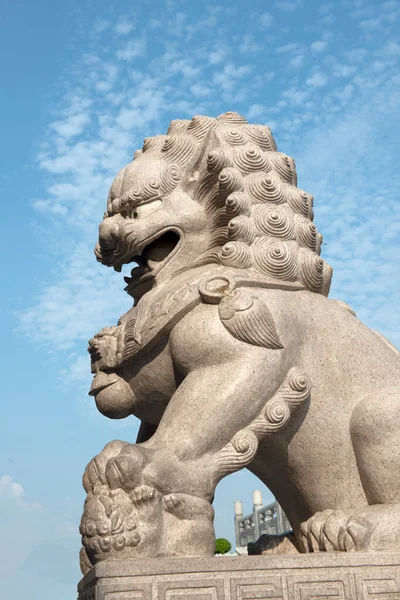Close Escultura Lion Guardian Templo Estilo Chinês Tailândia — Fotografia de Stock