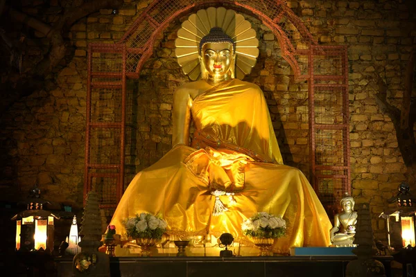 Bela Estátua Buda Mahabodhi Stupa Bodh Gaya — Fotografia de Stock