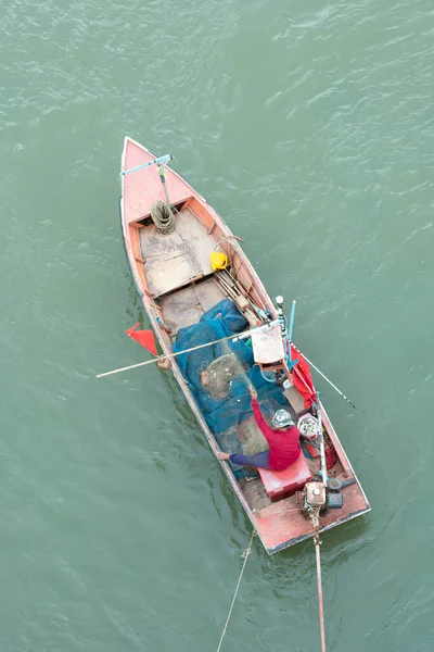 Pescador Barco Com Rede Nas Mãos — Fotografia de Stock