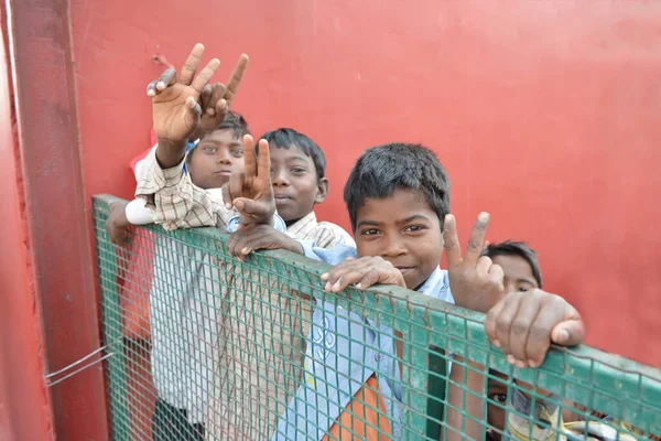 Gaya Bihar India March 2019 Young Children Smiling Having Fun — стоковое фото