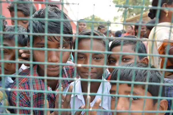 Gaya Bihar Índia Março 2019 Crianças Pequenas Sorrindo Divertindo Parte — Fotografia de Stock