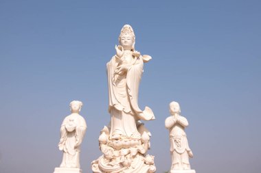  Quan Yin 'in heykeli. Merhamet, şefkat ve merhamet tanrıçası.