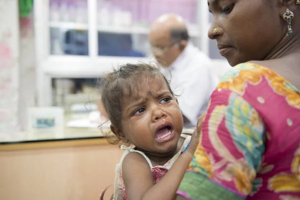 Gaya Bihar Índia Outubro 2017 Índia Bebê Chorando Hospital — Fotografia de Stock