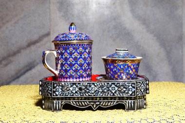 Renkli seramik el sanatları kasesi 