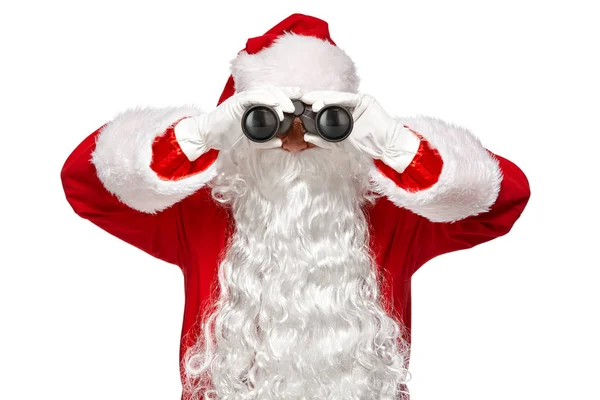 Santa Claus Patrząc Przez Lornetkę Izolowanie Białym Tle Boże Narodzenie — Zdjęcie stockowe