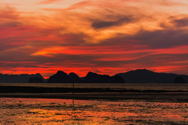 Landschap Van Zonsondergang Met Kleine Vissersboten Thailand — Stockfoto