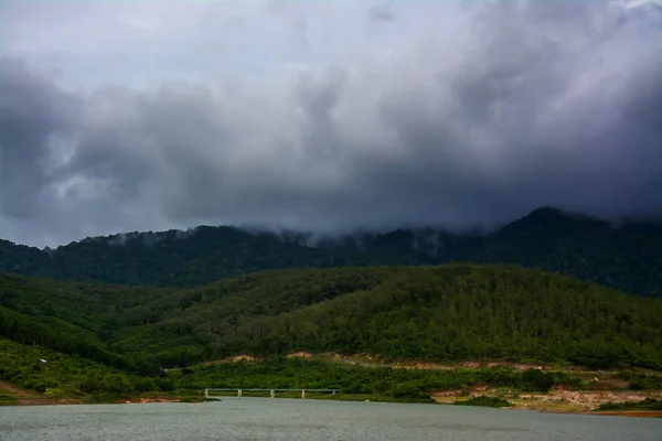 云彩盖子山的风景 — 图库照片