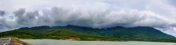 Cloud Cover Hegyi Táj — Stock Fotó