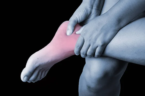 脚踝受伤的人踝关节疼痛 关节疼痛的人医疗 — 图库照片