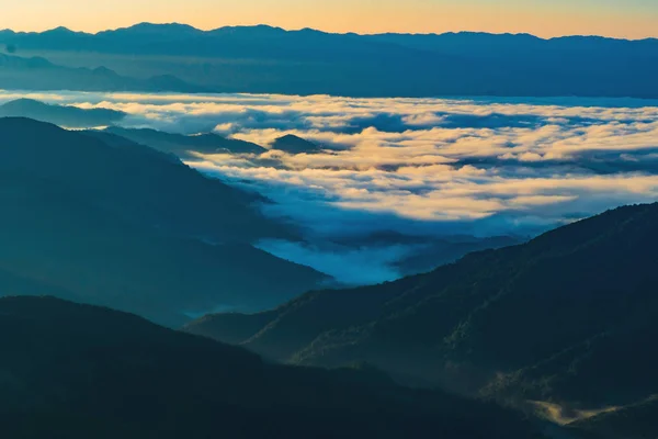 泰国南省的山体雾景观 — 图库照片