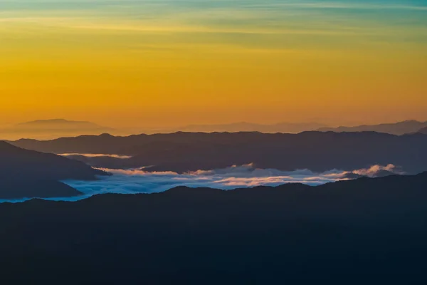 Landskap Berg Med Dimma Nan Provinsen Thailand — Stockfoto