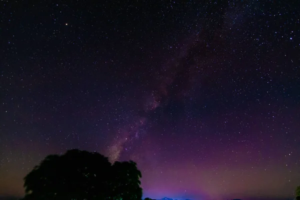 Paisaje Nocturno Con Colorida Vía Láctea —  Fotos de Stock