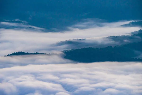 Sonnenuntergang Mit Blick Auf Berge Mit Nebel — Stockfoto