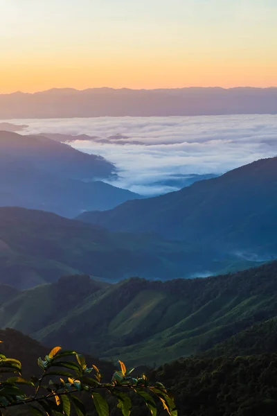 Paisaje Montaña Con Niebla Provincia Nan Tailandia — Foto de Stock