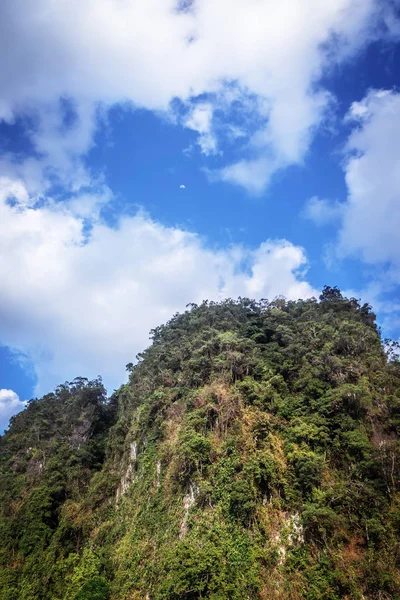 Krajina hory v Krabi Thajsko — Stock fotografie