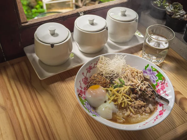 Кашу рису вареного рису Тайська Продовольча сенсацій популярні азіатські сніданок — стокове фото