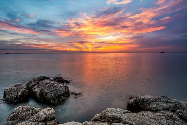 Immagine Lunga Esposizione Cielo Mare Nel Tempo Del Crepuscolo — Foto Stock