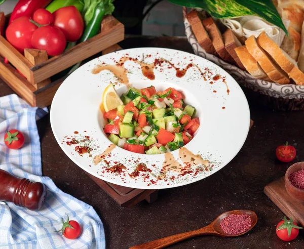 Grønnsaker, tomater, agurk, rokasalat . – stockfoto