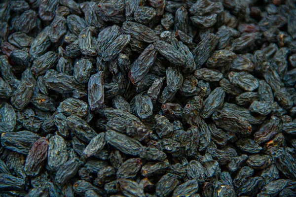 Sultanas secas negras en el mercado de valores — Foto de Stock