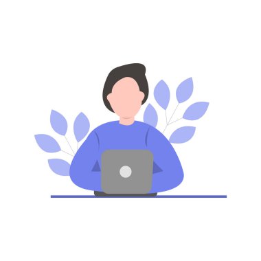 Bir çalışan masanın etrafında oturuyor ve dizüstü bilgisayarla çalışıyor.