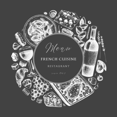 Elle çizilmiş Fransız mutfağı çelengi tahtada. Yemek ve içeceklerin modaya uygun bir geçmişi var. Yemek tarifi, menü, etiket, ikon, ambalaj için mükemmel. Klasik Fransız yemekleri ve içecek kalıpları. Restoran tasarımı