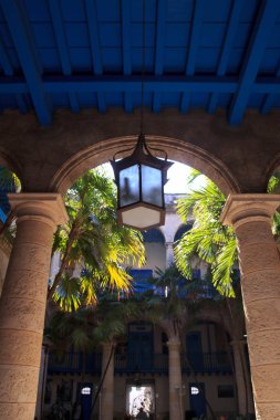 Fener iç avluda. Havana, Küba