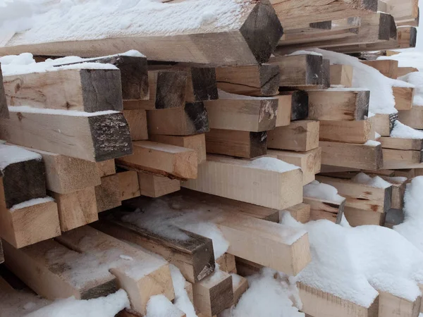 Nahromadí Dřevo Venkovním Skladu Zimě — Stock fotografie