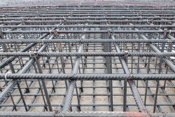 Takviye ayak basacak Konut Binası çelik kılavuz — Stok fotoğraf