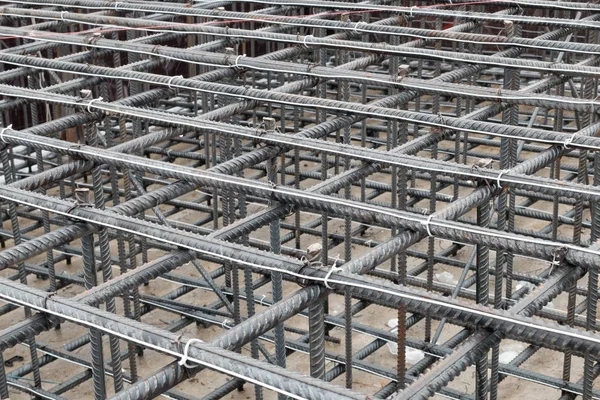 Takviye ayak basacak Konut Binası çelik kılavuz — Stok fotoğraf