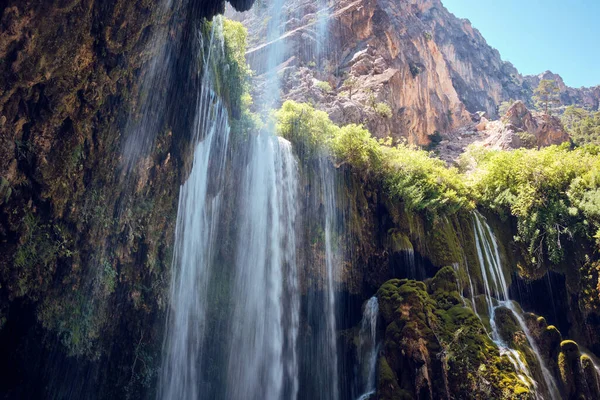 Водоспад Мохові Скелі Каньйоні Довго Перебувають Під Впливом Водоспад Єркопру — стокове фото