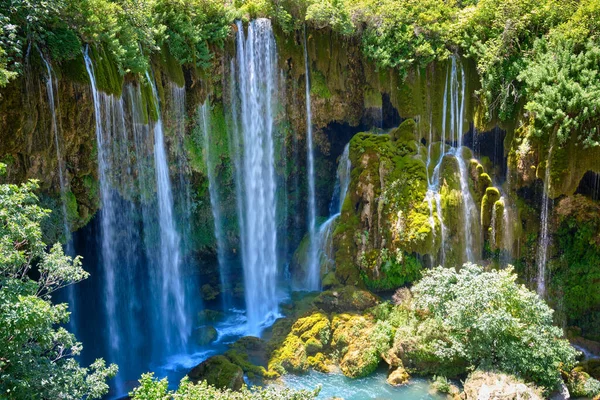 山林瀑布的溪流 Yerkopru瀑布 土耳其 — 图库照片