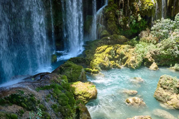 山林瀑布和流淌的河流 Yerkopru瀑布 土耳其 — 图库照片