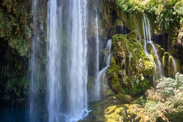 Agua Cristalina Cascada Disparada Con Larga Exposición Cascada Yerkopru Río — Foto de Stock