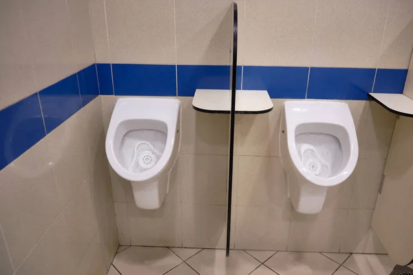 Urinals Bij Het Openbaar Toilet — Stockfoto