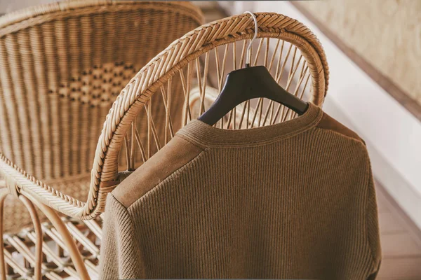 Autumn Story Woolen Knitted Jacket Hangs Hanger Back Wicker Chair — Stock Photo, Image