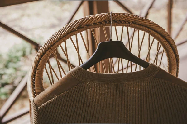 Autumn Story Woolen Knitted Jacket Hangs Hanger Back Wicker Chair — Stock Photo, Image