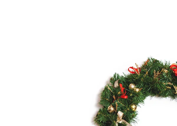 Traditionele Kerstdecoratie Kroon Van Kerstmis Van Spar Takken Met Rode — Stockfoto