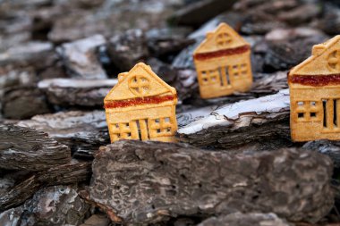 inanılmaz şirin bir evi. Bir ev stand o şeklinde üç kurabiye