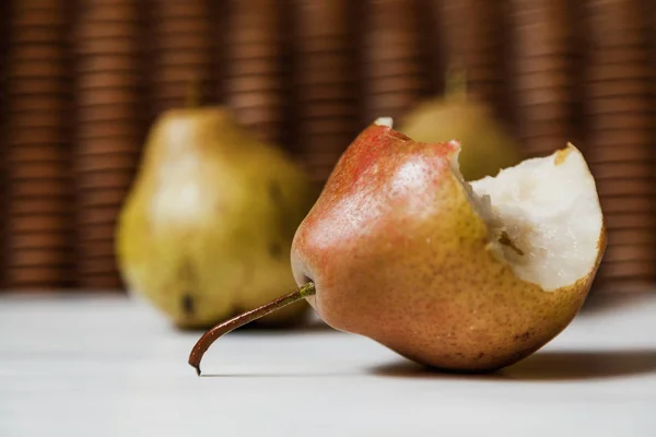 Still Life Pears Two Green Pears Lie Wooden Board Nearby — Stock Photo, Image