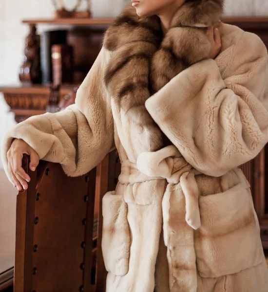 Expensive Fur Coat Light Fur Mink Sable Slim Model Rich — Stock Photo, Image