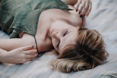 güzel sarışın portresi