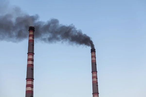 Cloud of smoke comes from tall chimney — Stock Photo, Image