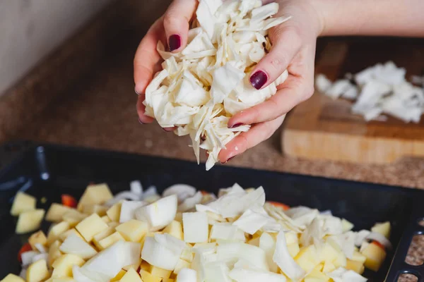 Cooking Vegetable Stew Hands Manicure Sprinkles Chopped Cabbage Black Metal — Stock Photo, Image