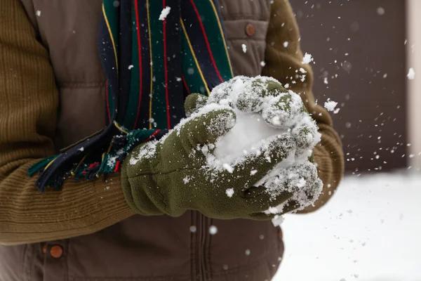 Amusement Hiver Les Mains Toison Verte Forment Des Boules Neige — Photo