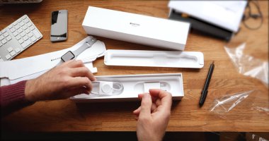 POV unboxing ve ilk çalışma Apple Watch serisi 3