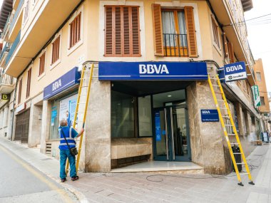 İspanyol Bbva cephe temizlik işçisi