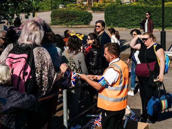 Flag distribution for royal wedding marriage Prince Harry and Me — Stock Photo, Image