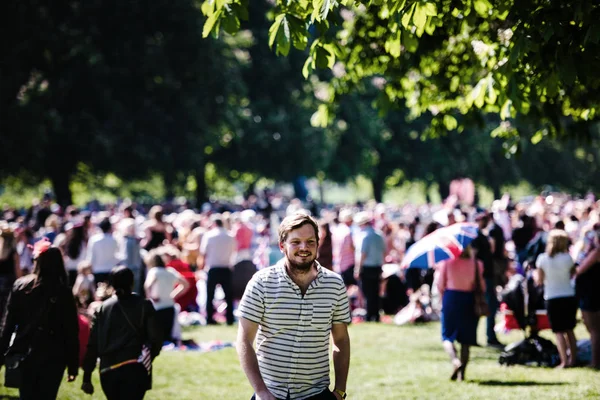 Ambiente de boda real en Windsor sonrisa masculina — Foto de Stock